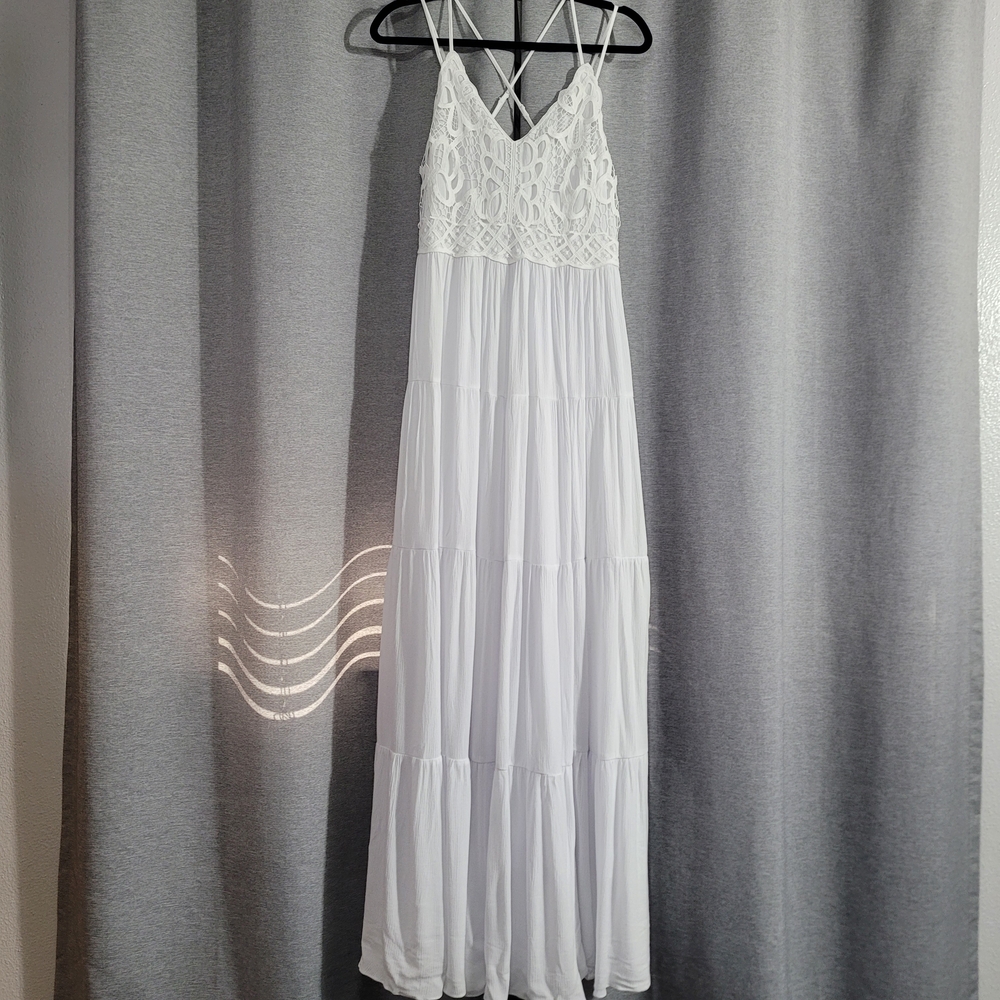 Jessica Simpson White Lace Tiered Maxi Dress